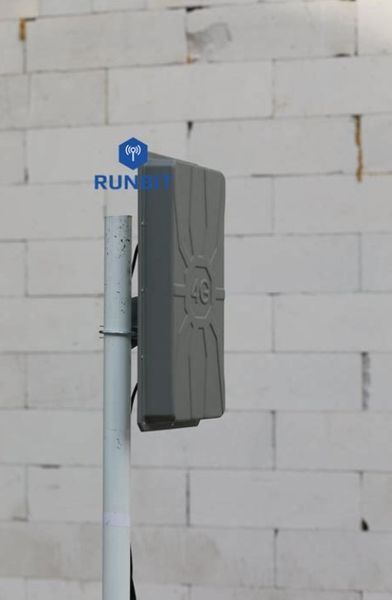 4G/3G панельна антена RunBit Spider LTE MIMO 2&times;18 дБ (770&ndash;2700 МГц) INET-002785 фото